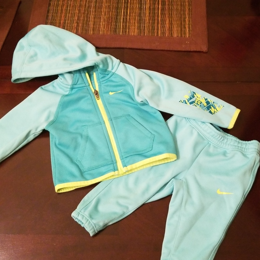 Nike suit